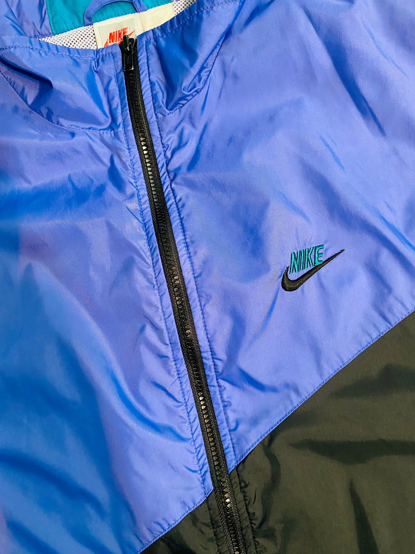 Vintage 90’s Nike Aqua Windbreaker Jacket (Sz L)