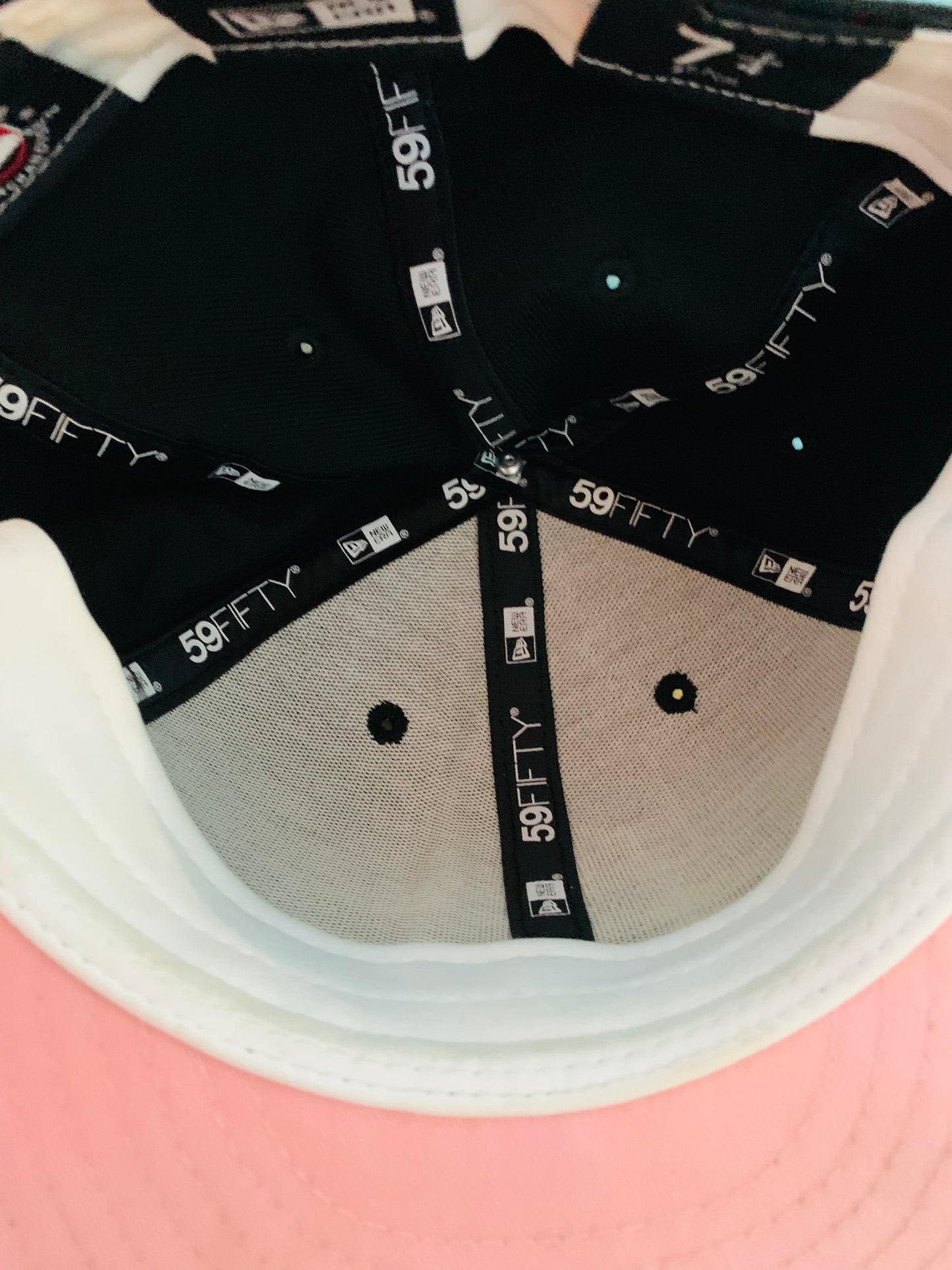 New Era White Sox Pink Brim (Sz 7 1/4)